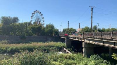 Окупанти забруднюють річку Лугань промисловими відходами